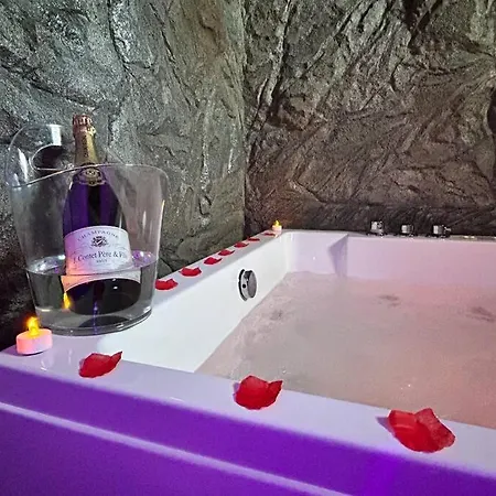 Duplex Romantique Avec Jacuzzi Privatif * ペルピニャン