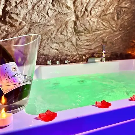 Duplex Romantique Avec Jacuzzi Privatif