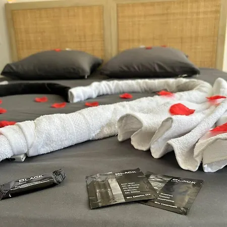 Duplex Romantique Avec Jacuzzi Privatif アパート *