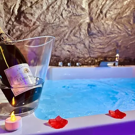Duplex Romantique Avec Jacuzzi Privatif * ペルピニャン