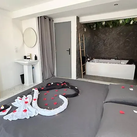 Duplex Romantique Avec Jacuzzi Privatif