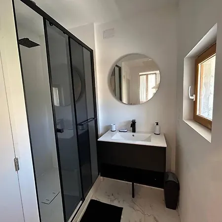 Duplex Romantique Avec Jacuzzi Privatif アパート